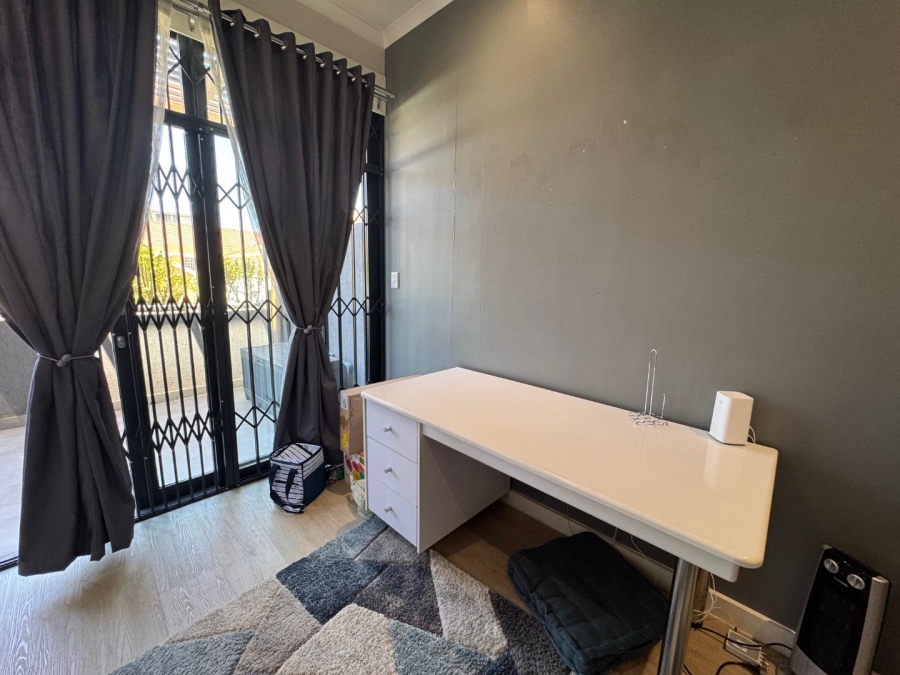 1 Bedroom Property for Sale in Observatory Western Cape